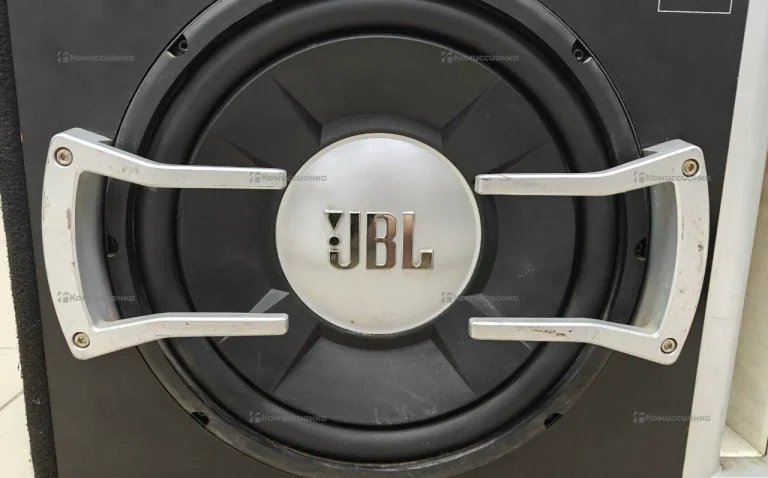 Сабвуфер  JBL GTO-1204BR