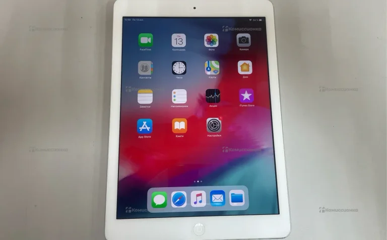 Планшет Apple iPad Air 128Gb Wi-Fi