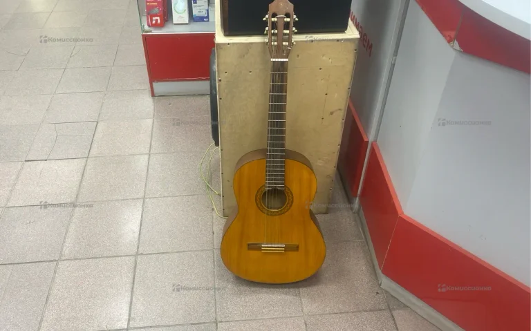 Акустическая гитара Yamaha C40