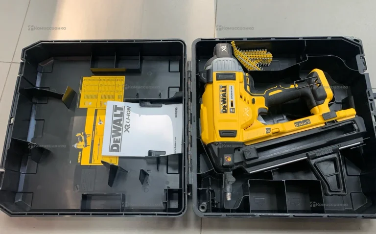 Гвоздезабивной пистолет DeWALT DCN890.