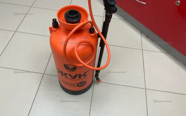 Опрыскиватель Жук 10л