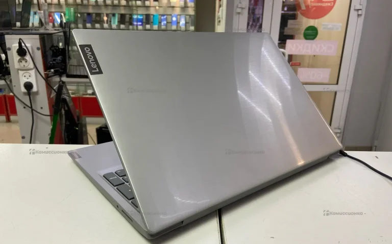 Ноутбук Lenovo Ryzen 5 3500U