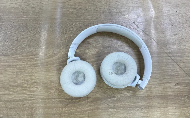 Наушники JBL 520BT