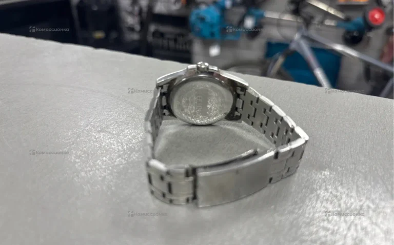 Часы  CARTINA 1888