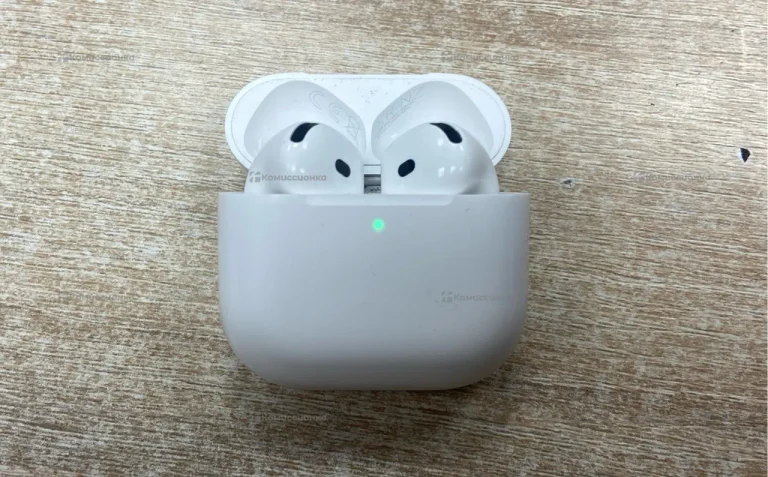 Наушники  AirPods 4 с шумоподавлением