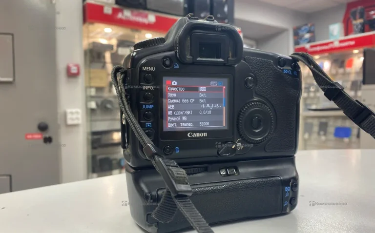 Фотоаппарат  Canon 5D Body