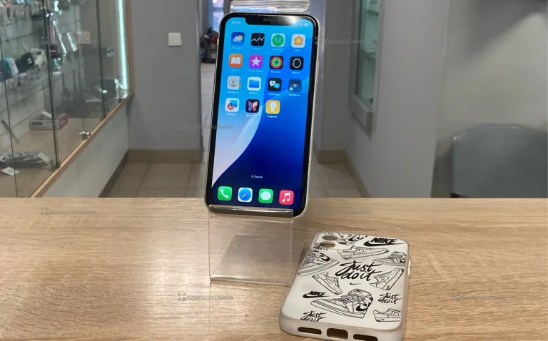 Apple IPhone 11 64Gb