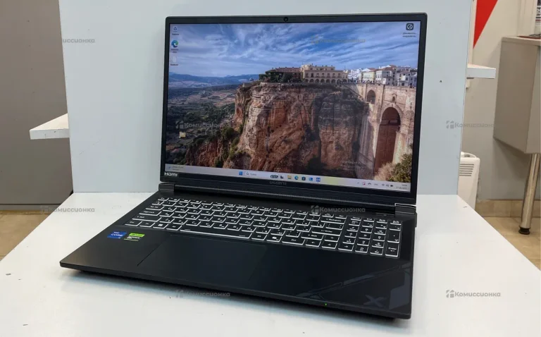 Ноутбук  GIGABYTE G6X