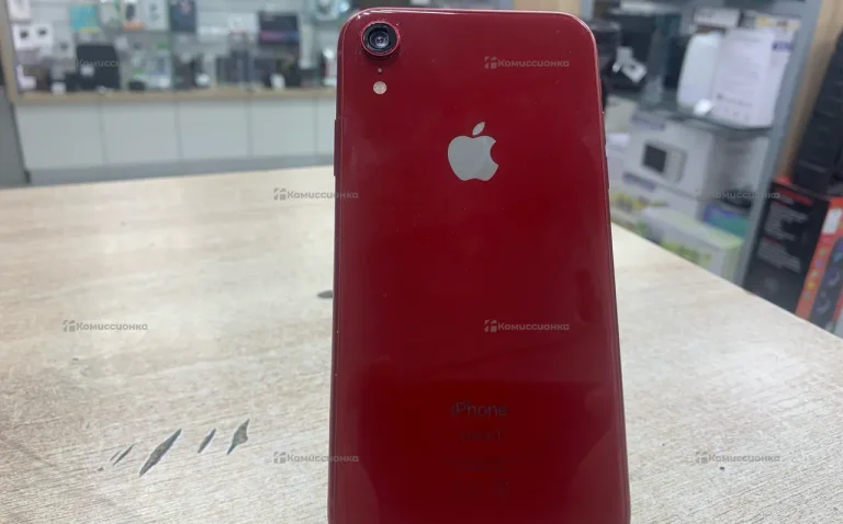 Apple iPhone XR 3/64 ГБ мутная,треснутая камера