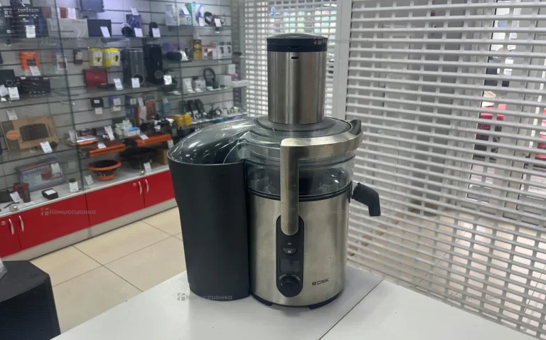 Соковыжималка Bork S700