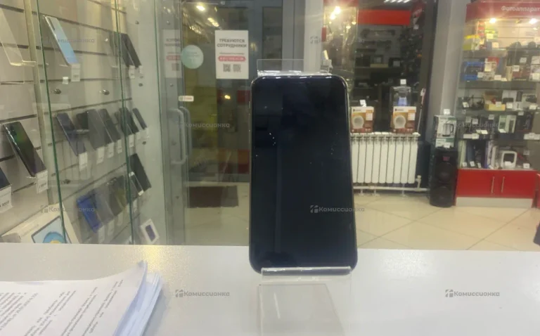 Apple iPhone XR 3/128 ГБ 91%