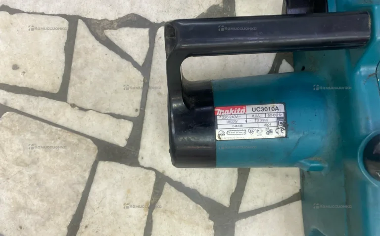 цепная Электро пила Makita UC3010A