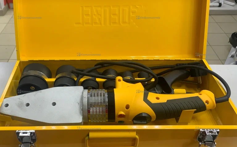 Паяльник для ПП труб Denzel DWP-2000.