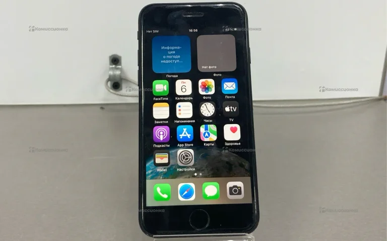 Apple iPhone SE (2020) 3/64 ГБ