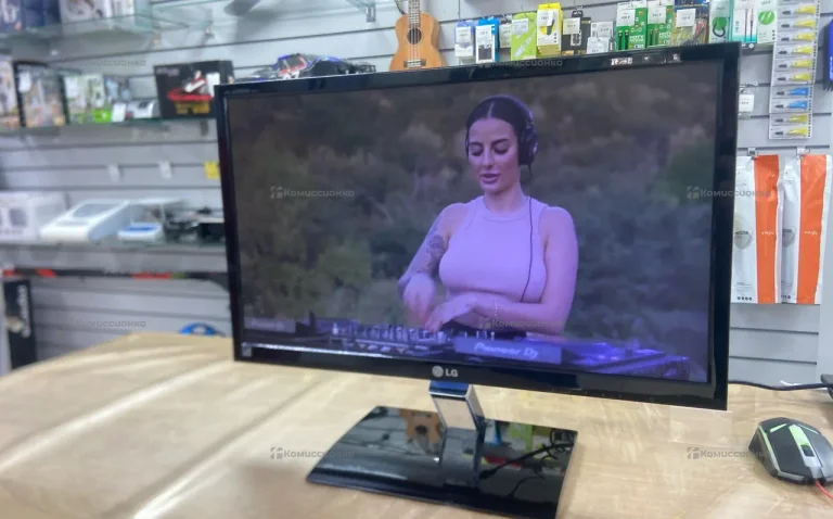 Монитор LG Flatron E2260T