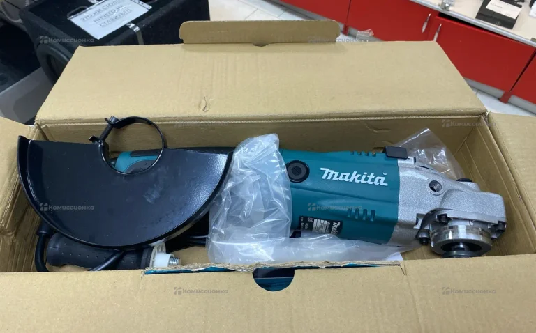 Уши Makita Ga9020