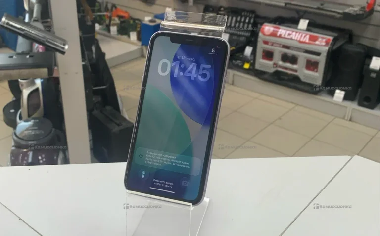 Apple iPhone 11 4/64 ГБ