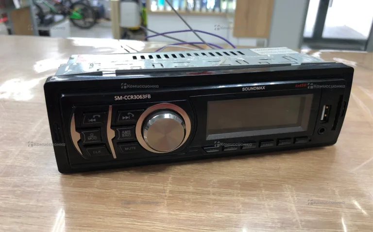 Автомагнитола Soundmax SM-CCR3063FB