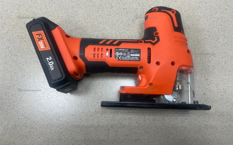 лобзик аккумуляторный FERM  jcm1040