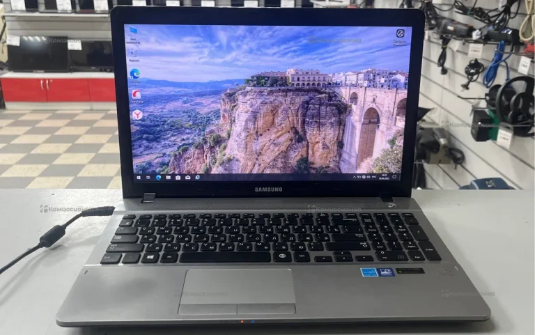 Ноутбук Samsung 270e