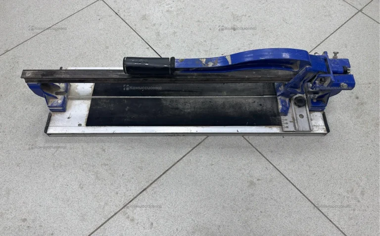 Плиткорез с синей ручкой