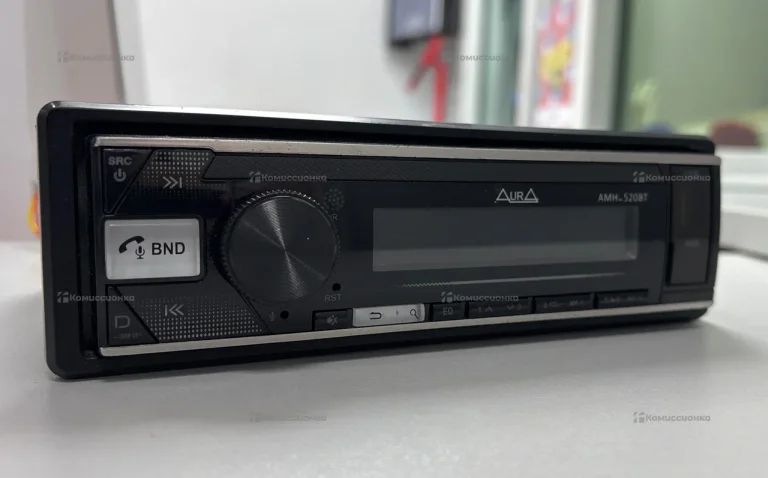 Автомагнитола Aura AMH-520BT