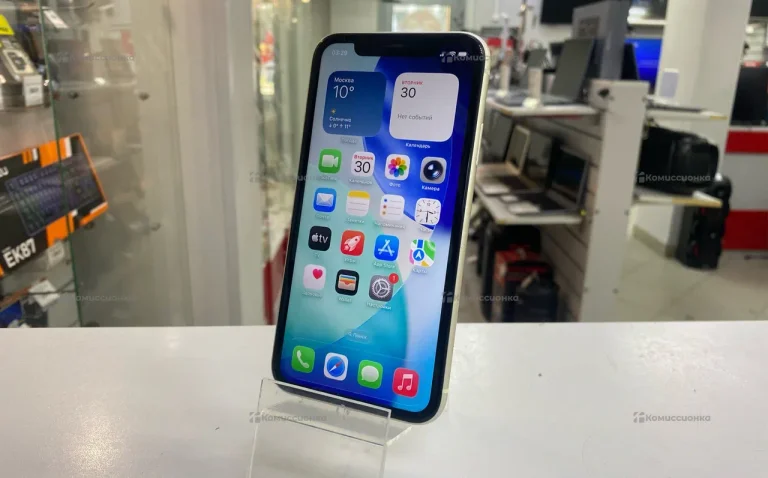 Apple iPhone 11 4/64 ГБ