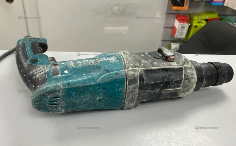 Перфоратор Makita HR2470