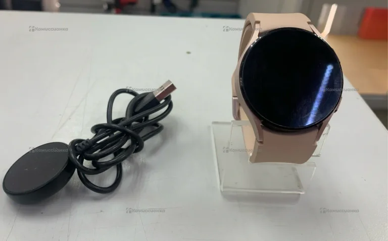 Часы  Samsung Watch 4