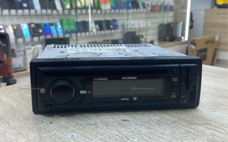 Автомагнитола  Hyundai H-CDM8065