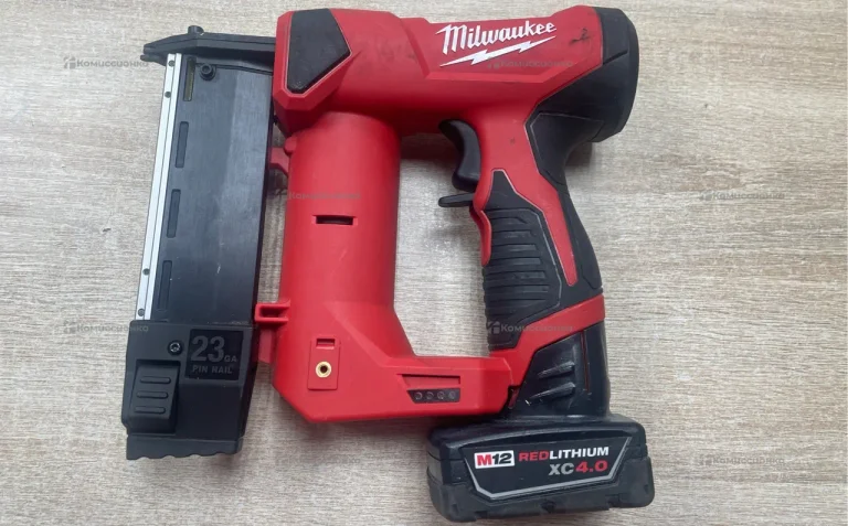Нейлер микрошпилечник Milwaukee 2540-20