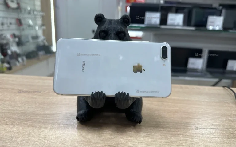 Apple iPhone 8 Plus 3/64 ГБ