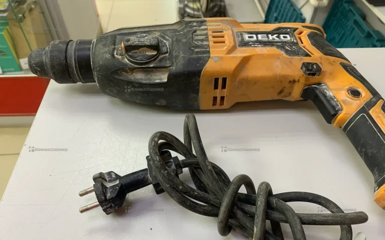 Перфоратор Deko DKH950W