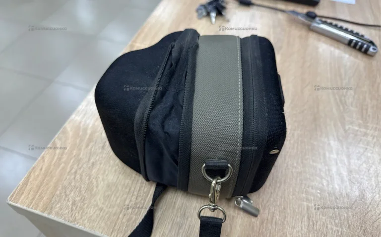 Фотоаппарат  Canon is10