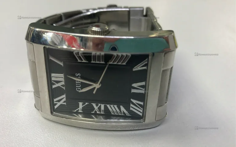 Часы  GUESS