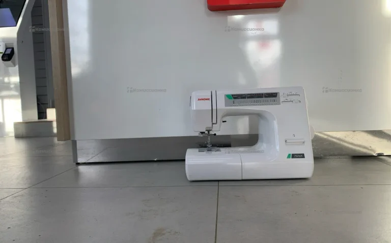 Швейная машина  Janome 7524a