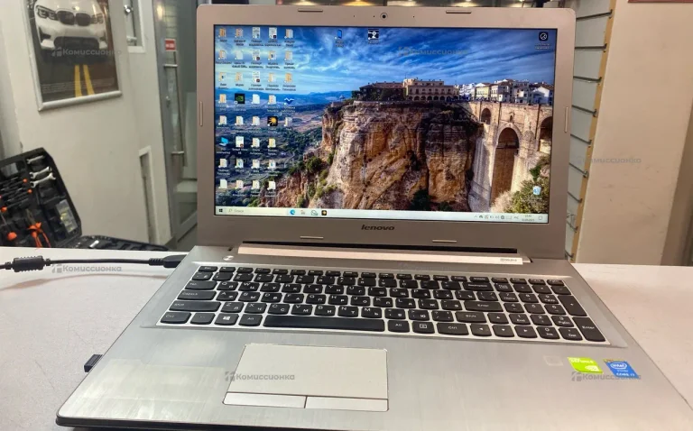 Ноутбук  Lenovo