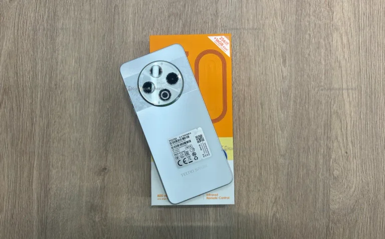 Tecno Spark 30 8/256  White