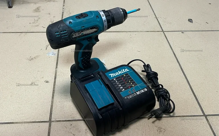 Аккумуляторная дрель-шуруповерт Makita DDF453
