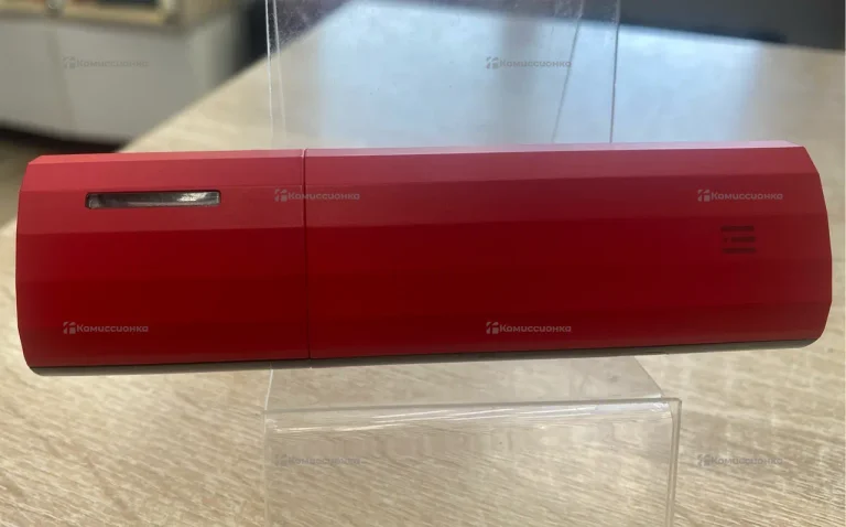 Lil solid red