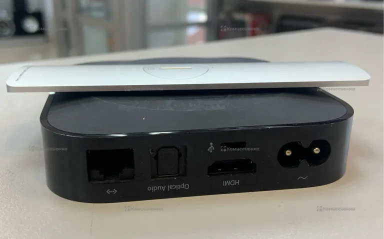 Цифровая ТВ приставка  Apple TV