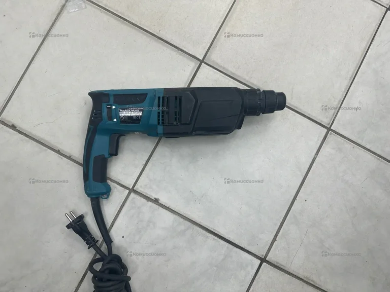 Перфоратор Makita hr2652