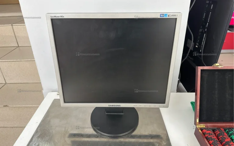 Монитор Samsung SyncMaster 943N