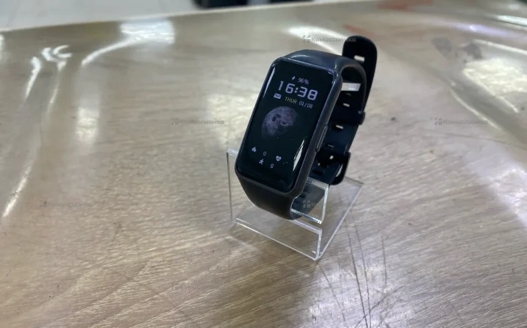 Часы Huawei Band 6