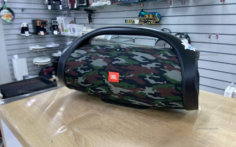 Колонка  JBL boombox