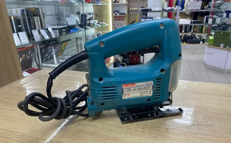 Электролобзик makita 4323