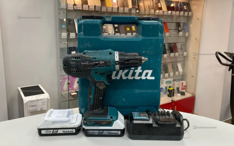 Аккумуляторная дрель-шуруповерт Makita DF488DWE