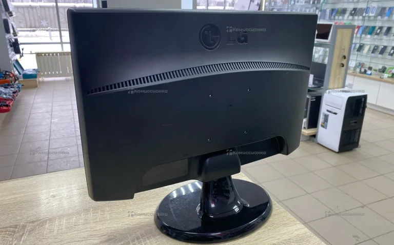 Монитор LG W1943SS