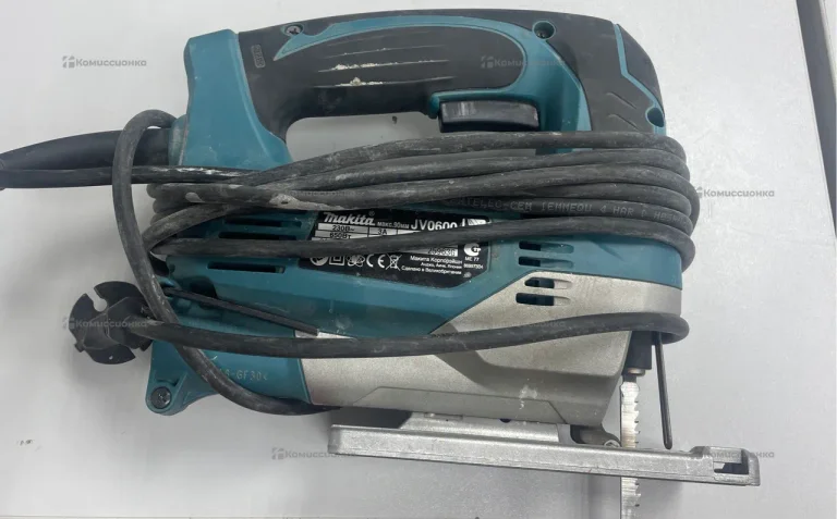 Электролобзик makita JV0600