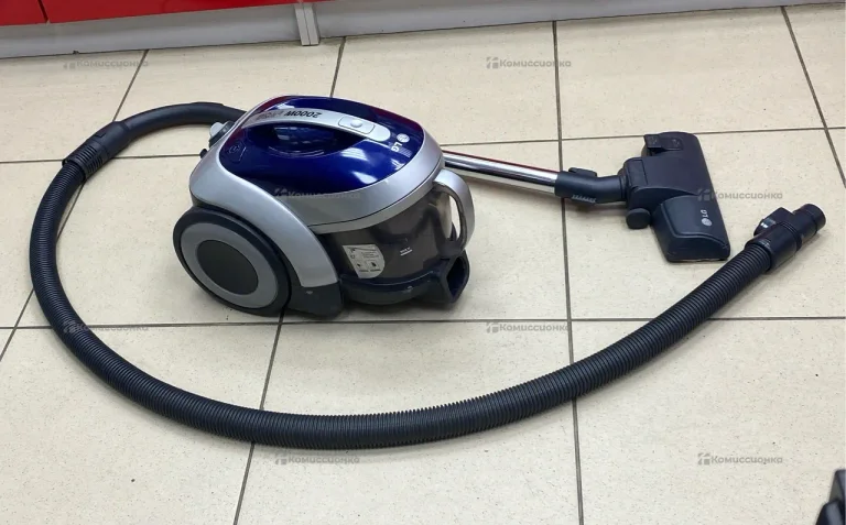 Пылесос  LG VK77101